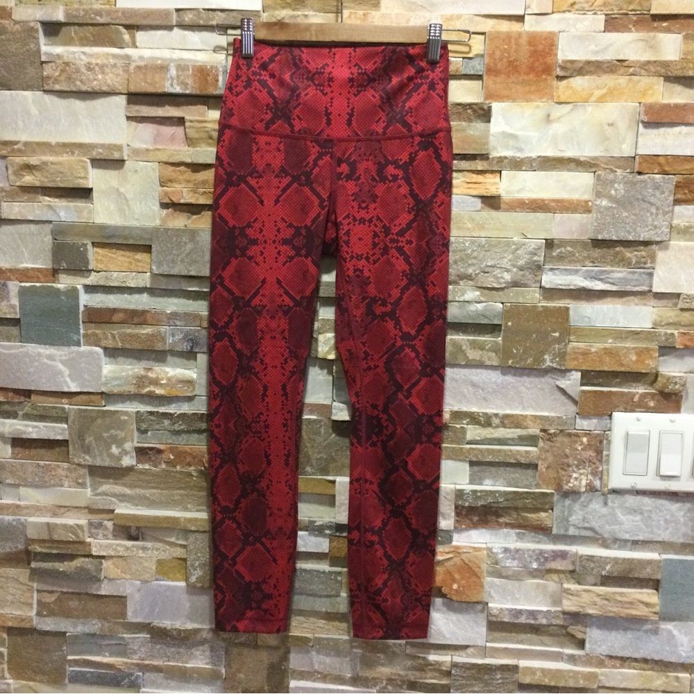 LULULEMON ATHLETICA Sport Capris